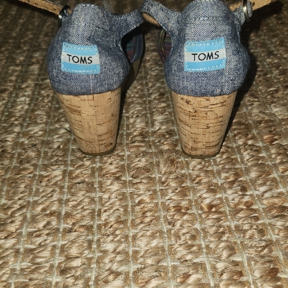 Toms Pink and Blue Wedges with Espadrille Sole - Picture 5 of 6